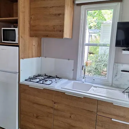 Mobil Confortable - 4 Pers. - Api-1-52-2911 Campingplads *